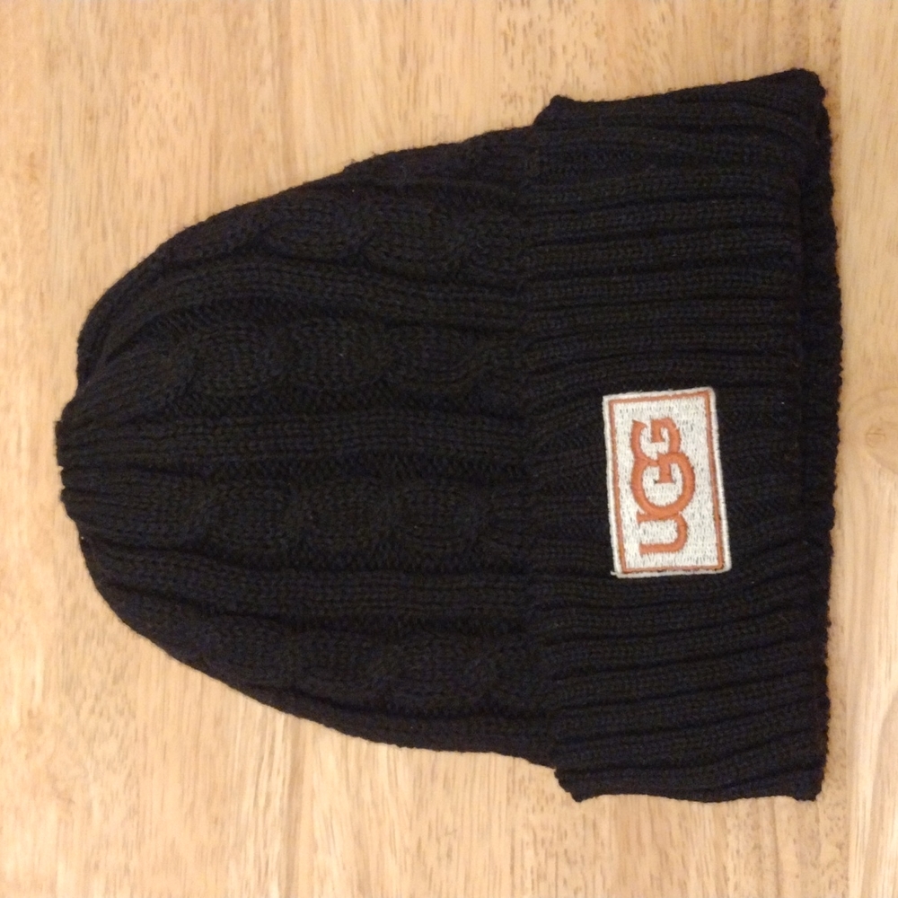 UGG Black Cable-knit Winter Hat